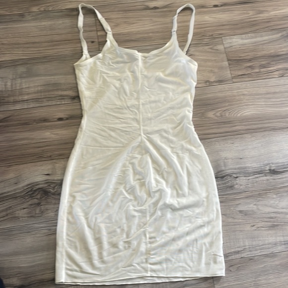 Skims mesh shapewear dress - Picture 2 of 3